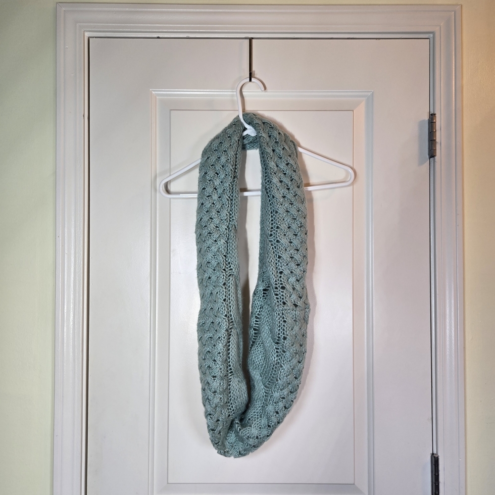 Light Blue Chunky Knit Infinity Scarf